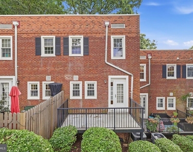 2809 S Columbus Street - Photo Thumbnail 37