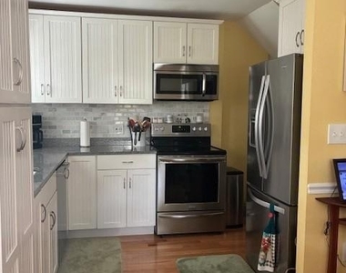 2809 S Columbus Street - Photo Thumbnail 2