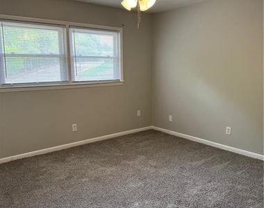 3211 Tallywood Drive - Photo Thumbnail 4