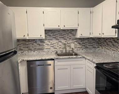 3211 Tallywood Drive - Photo Thumbnail 2