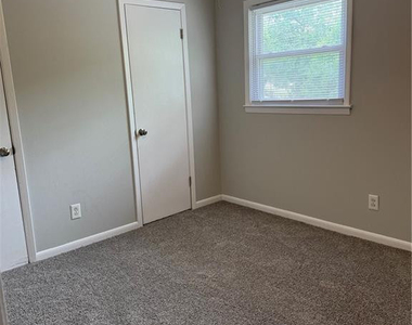 3211 Tallywood Drive - Photo Thumbnail 6