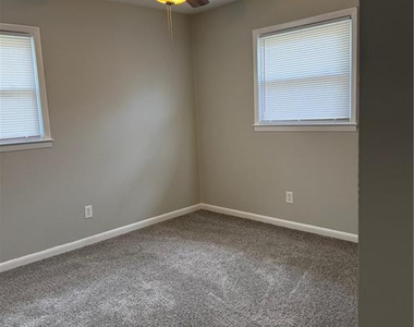 3211 Tallywood Drive - Photo Thumbnail 5