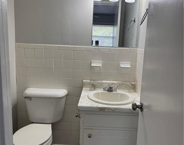 3211 Tallywood Drive - Photo Thumbnail 7