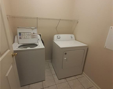3910 Bardstown Court - Photo Thumbnail 7