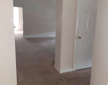 3910 Bardstown Court - Photo Thumbnail 2