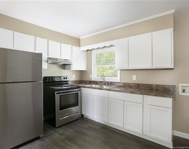 912 Spellman Drive - Photo Thumbnail 6