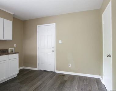 912 Spellman Drive - Photo Thumbnail 2