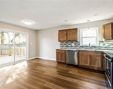 705 Mosswood Lane - Photo Thumbnail 10