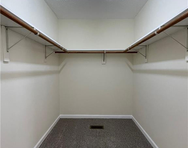 6124 Garden Court - Photo Thumbnail 14