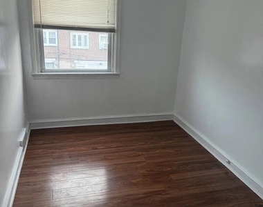 8018 Fayette Street - Photo Thumbnail 3