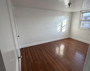 8018 Fayette Street - Photo Thumbnail 4