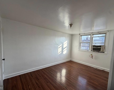 8018 Fayette Street - Photo Thumbnail 5