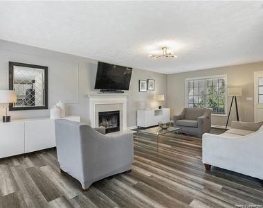 224 Kristin Avenue - Photo Thumbnail 4