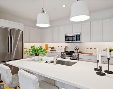 1805 Walnut Street - Photo Thumbnail 7