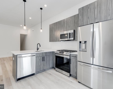 1339 S 20th Street - Photo Thumbnail 4