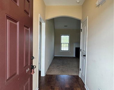 134 Whitetail Court - Photo Thumbnail 2