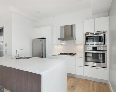 240 N 2nd Street - Photo Thumbnail 4