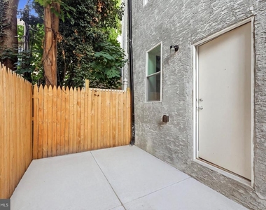 1530 Catharine Street - Photo Thumbnail 14