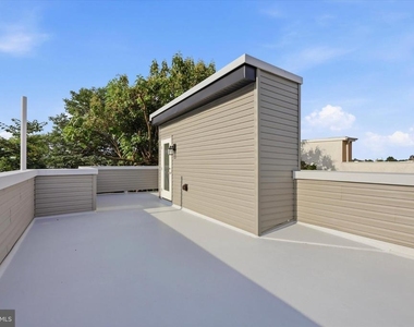 1530 Catharine Street - Photo Thumbnail 13