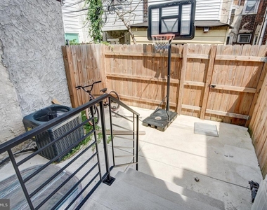 2611 S Marshall Street - Photo Thumbnail 20