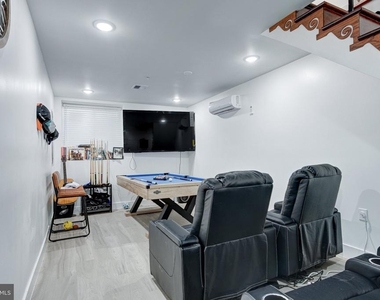 2611 S Marshall Street - Photo Thumbnail 21