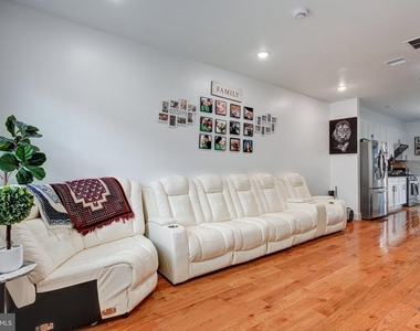 2611 S Marshall Street - Photo Thumbnail 14