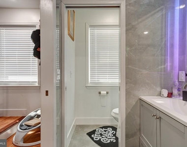 2611 S Marshall Street - Photo Thumbnail 5
