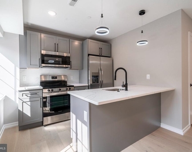 719 Dickinson Street - Photo Thumbnail 4