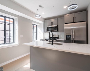 719 Dickinson Street - Photo Thumbnail 1