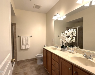 312 Providence Glen Drive - Photo Thumbnail 9