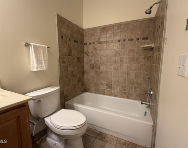 312 Providence Glen Drive - Photo Thumbnail 11