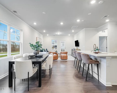 292 Beachcomber Drive - Photo Thumbnail 2