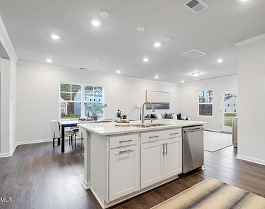 292 Beachcomber Drive - Photo Thumbnail 4