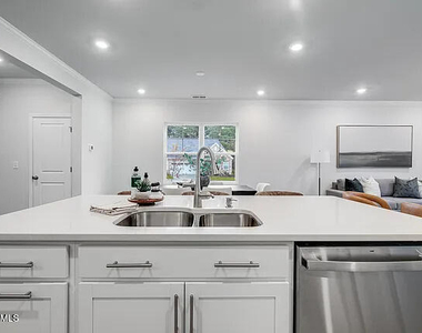292 Beachcomber Drive - Photo Thumbnail 7