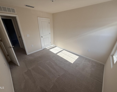 652 Dallas Rose Drive - Photo Thumbnail 19