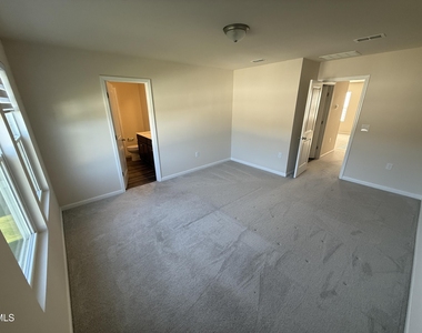 652 Dallas Rose Drive - Photo Thumbnail 13