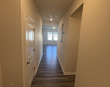 652 Dallas Rose Drive - Photo Thumbnail 3