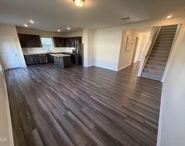652 Dallas Rose Drive - Photo Thumbnail 4