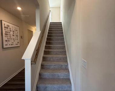 652 Dallas Rose Drive - Photo Thumbnail 8
