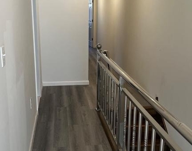 6049 Walton Avenue - Photo Thumbnail 11