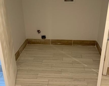6049 Walton Avenue - Photo Thumbnail 24