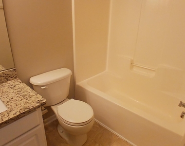 514 Walnut Woods Drive - Photo Thumbnail 18