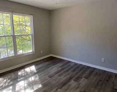 514 Walnut Woods Drive - Photo Thumbnail 16