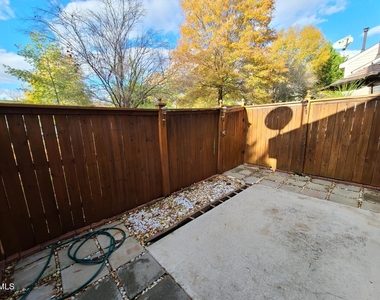 514 Walnut Woods Drive - Photo Thumbnail 25
