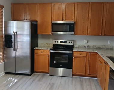 514 Walnut Woods Drive - Photo Thumbnail 3