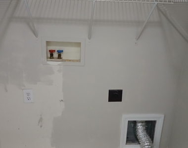 514 Walnut Woods Drive - Photo Thumbnail 11