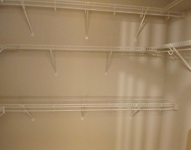 514 Walnut Woods Drive - Photo Thumbnail 21
