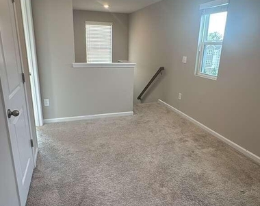 618 Firebrick Drive - Photo Thumbnail 11