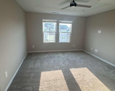 618 Firebrick Drive - Photo Thumbnail 17