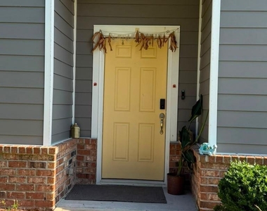 618 Firebrick Drive - Photo Thumbnail 2